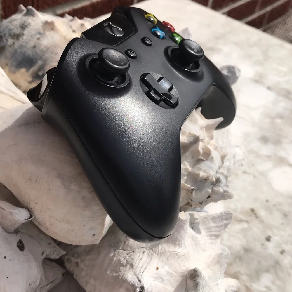 XBox One Black Wireless Gaming Controller without battery back